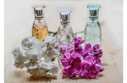 ZA CO KOCHAMY PERFUMY? / trochę historii /